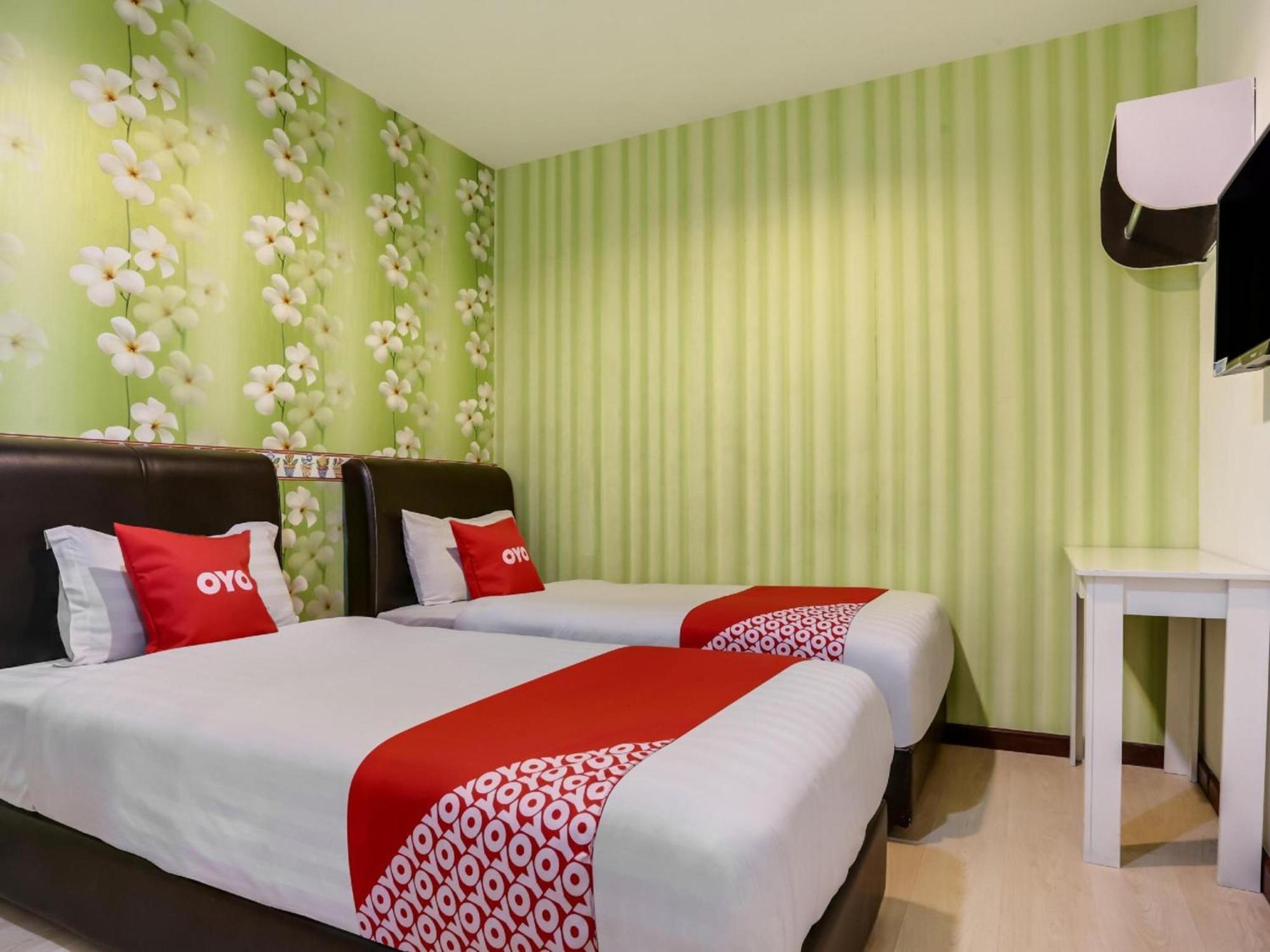 Oyo 89583 Grove Hotel Kajang Esterno foto