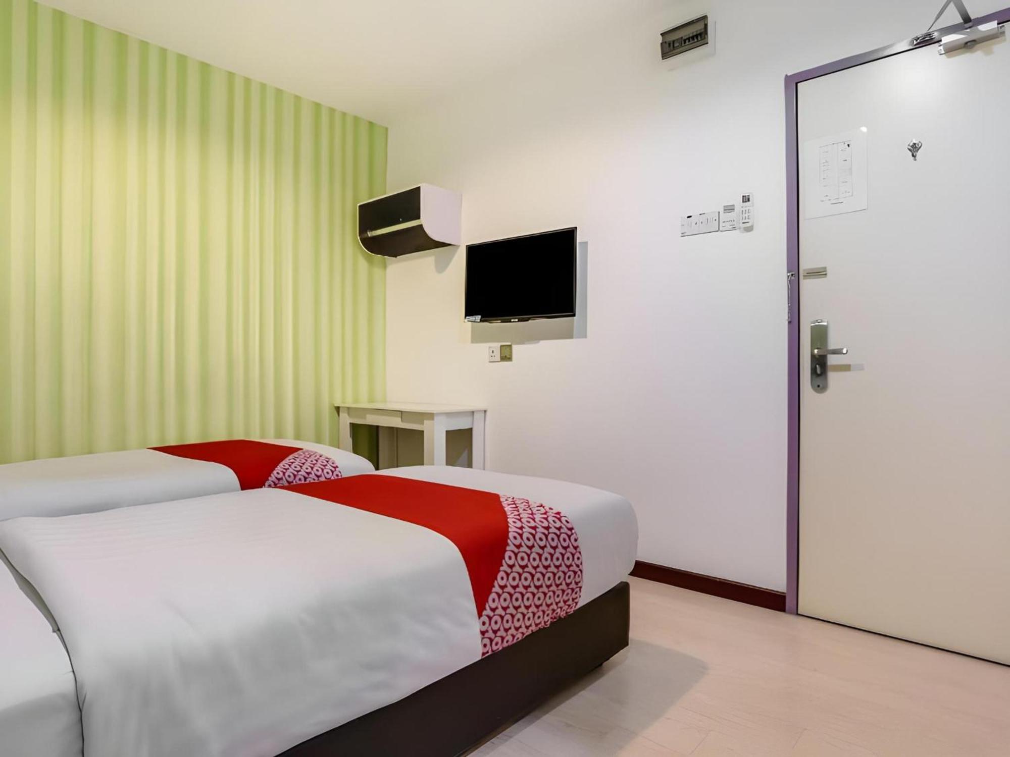 Oyo 89583 Grove Hotel Kajang Esterno foto
