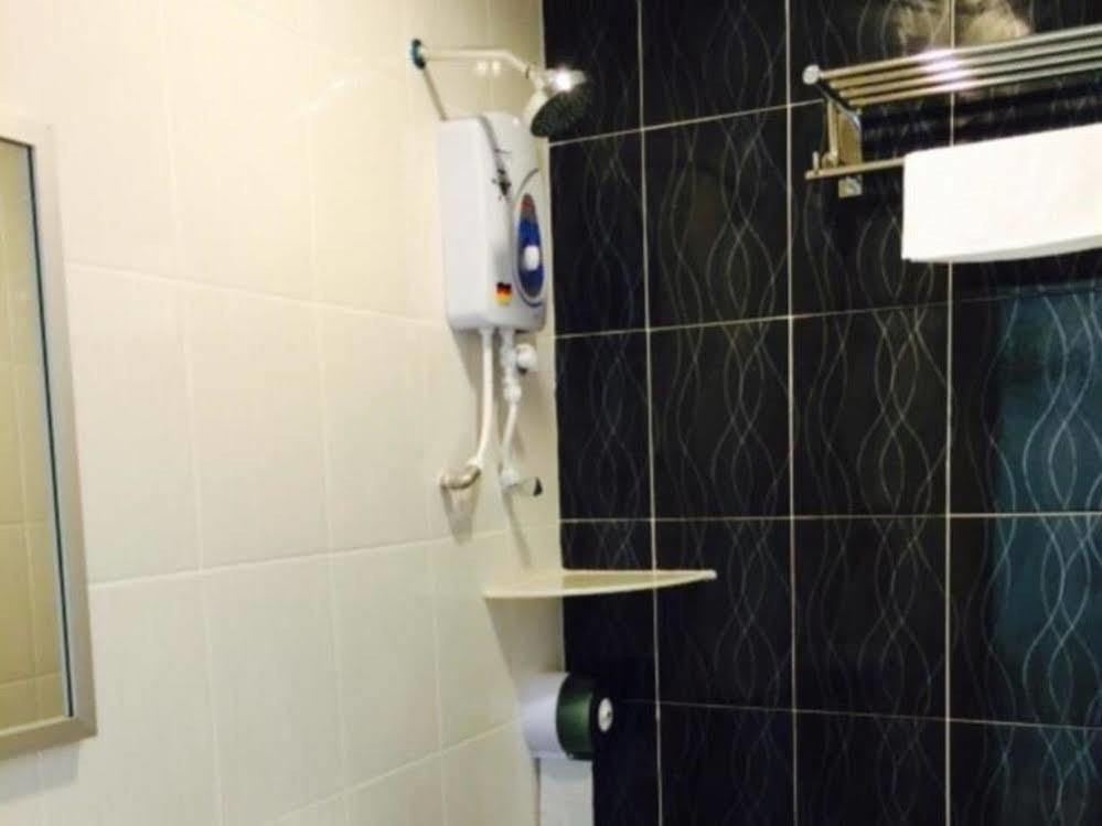 Oyo 89583 Grove Hotel Kajang Esterno foto